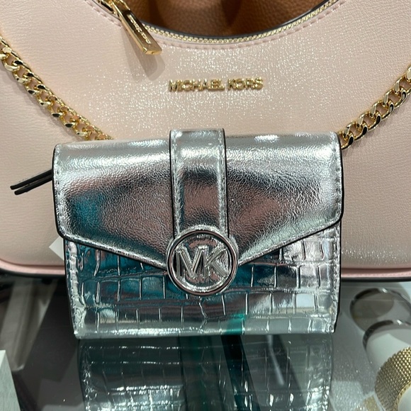 MICHAEL KORS CARMEN MEDIUM LOGO AND FAUX LEATHER WALLET 
SILVER 
NWT - Picture 4 of 16